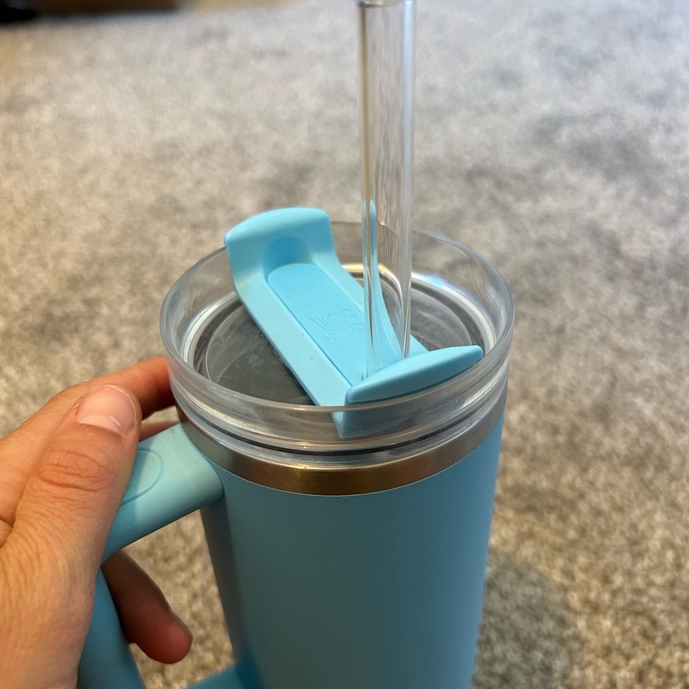 Blue Stanley cup 30oz with glass straw - Picture 3 of 6